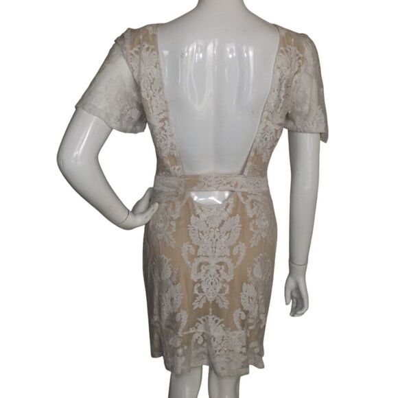 FOR LOVE AND LEMONS Dress, L, Backless, Full Lace/Nude lining, Flutter sleeve - Picture 7 of 13